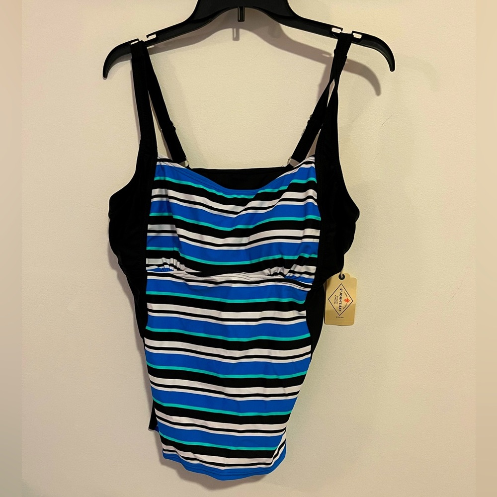 🌷St John’s Bay swim top 🆕🏷️